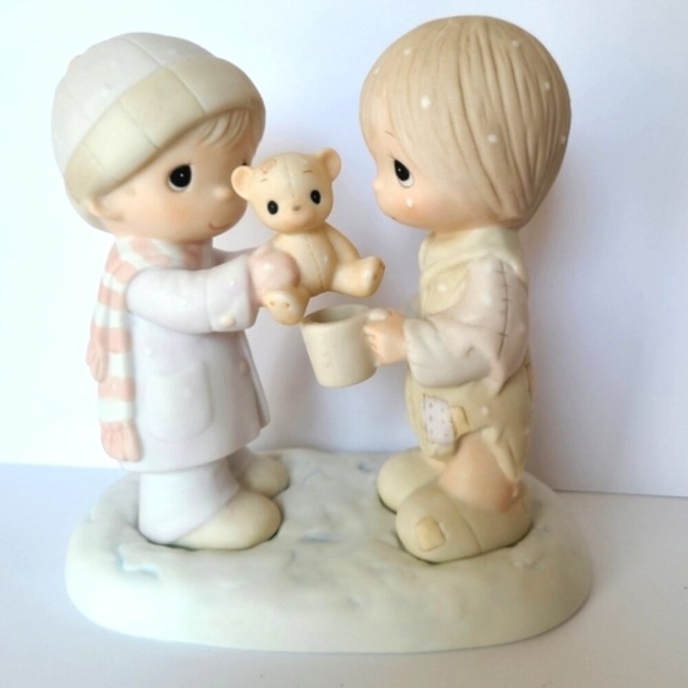 Vintage Precious Moment Christmas Sharing Collectible Porcelain Figurine E-0504